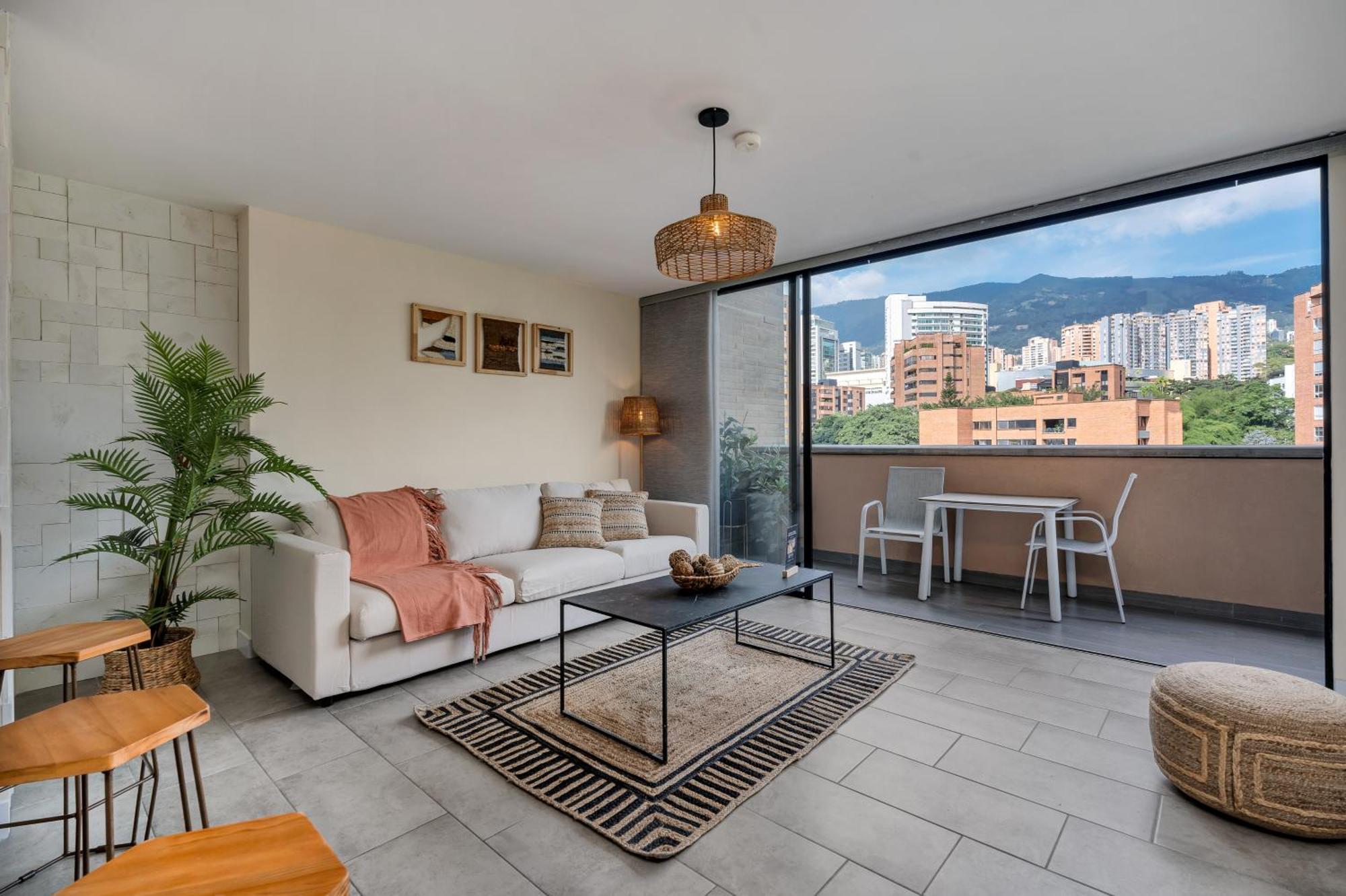 Go Living&suites By Housy Host *